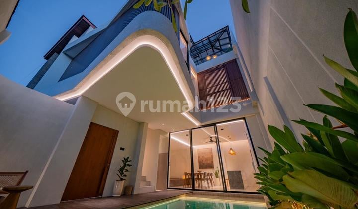 Villa Baru 2 KT Disewakan Siap Huni View Sawah di Seminyak Bali