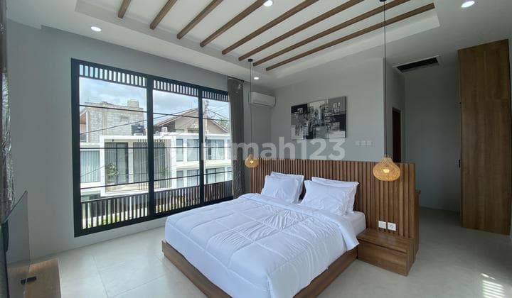 Villa Modern 3 KT SHM bisa KPR Dekat Pantai Pererenan Canggu Bali