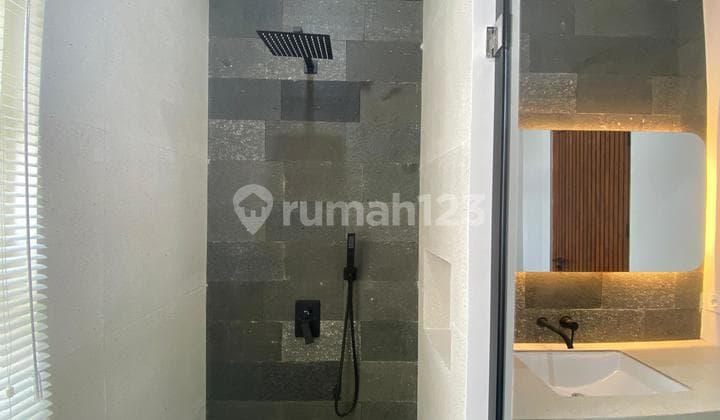 Villa Modern 3 KT SHM bisa KPR Dekat Pantai Pererenan Canggu Bali