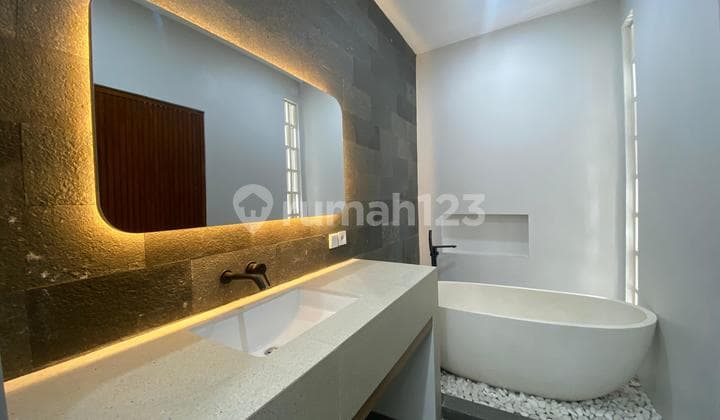 Villa Modern 3 KT SHM bisa KPR Dekat Pantai Pererenan Canggu Bali