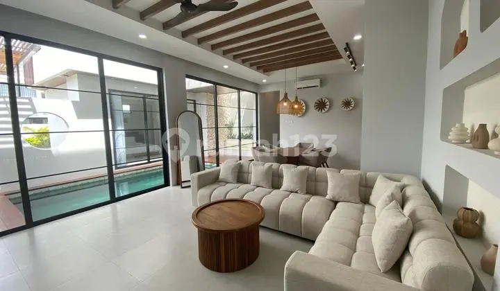 Villa Modern 3 KT SHM bisa KPR Dekat Pantai Pererenan Canggu Bali