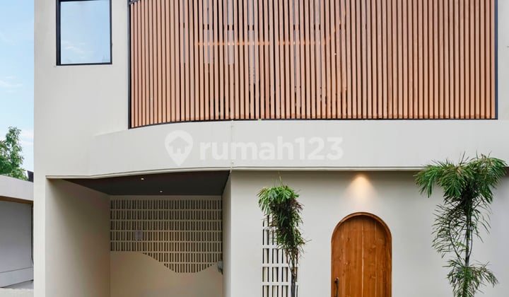 Luxurious Leasehold Villa, 2 Ready-to-Occupy Bedrooms in Tumbak Bayuh, Pererenan, Bali