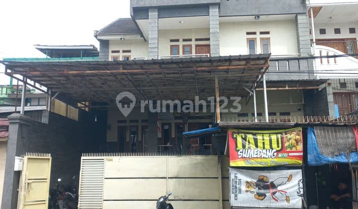 Rumah Tiga Lantai Sindanglaya