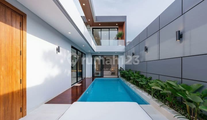 Luxurious Modern Villa For Sale In Berawa Canggu