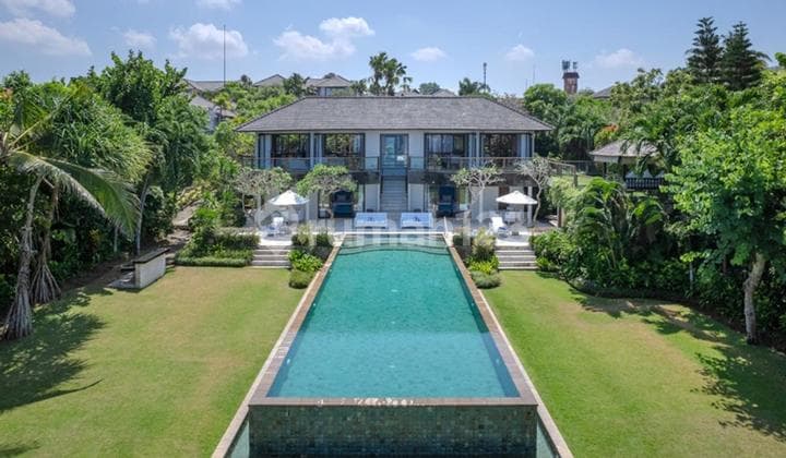 Luxury Villa Los Tebing / Cliff Front Pandawa Beach