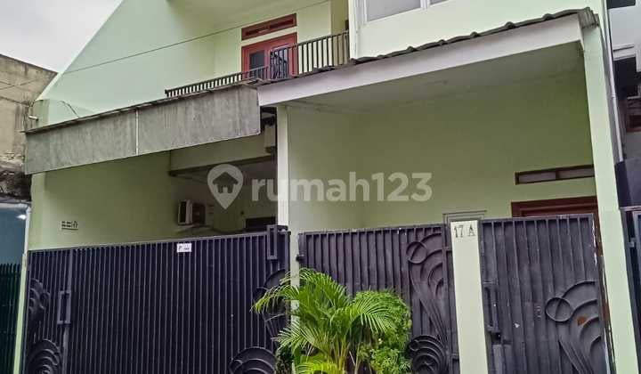 Dijual Rumah 2 Lantai, LB 175M2 LT 103.9M2 Lokasi Jakarta Selatan