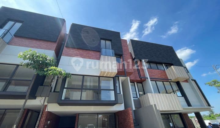 Townhouse Luxury In Cipete Jakarta Selatan