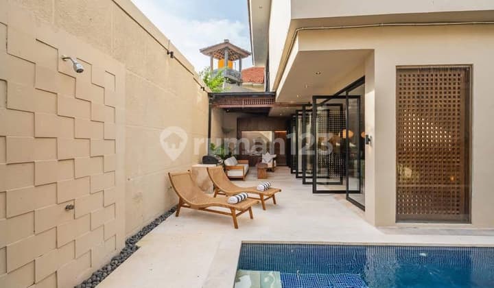 Freehold Villa in Umalas with Sauna - 3 Bedrooms, 2 Pools, Garden