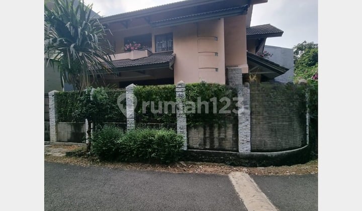 Rumah di Taman Aries. Luas Tanah 217M2. Dijual Cepat