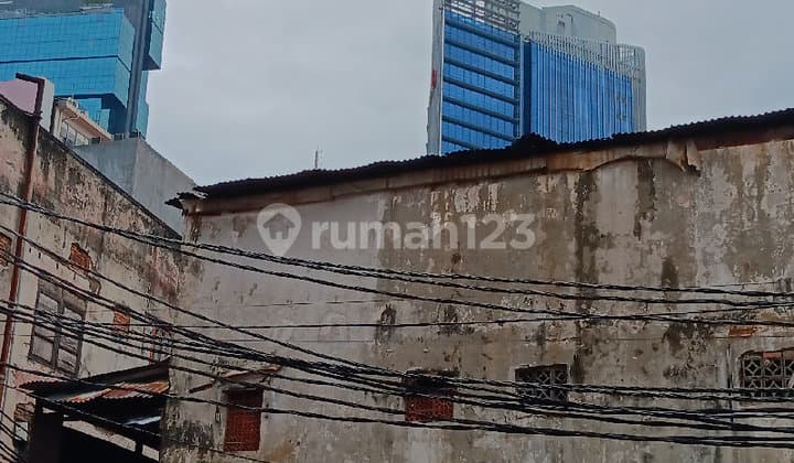 Strategic Location to Station 3-Minute Walk, Premium Area.