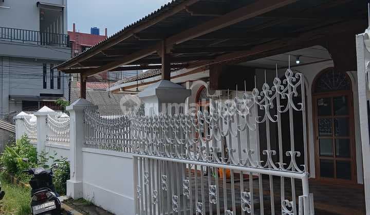 House in Sunter300m2. Suitable for Home Industry and Online.
