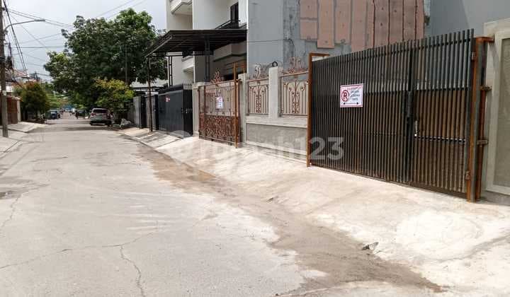 Plot in Sunter 10x25m2. North. Row 3Mbl. Elite Sunter Complex. Good