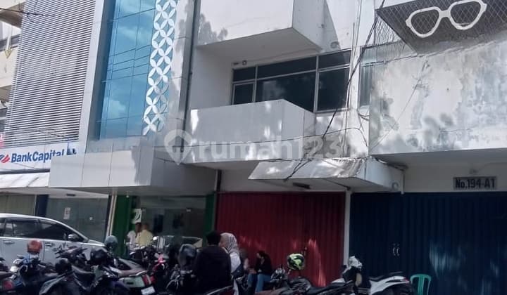 Disewakan Ruko di Kawasan Komersial Kebayoran