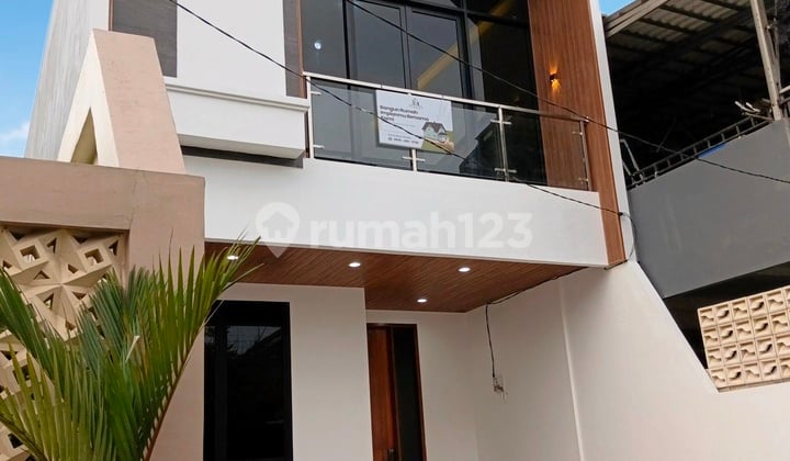 Rumah 2 Lantai Graha Raya, Desain Estetik Abis !!