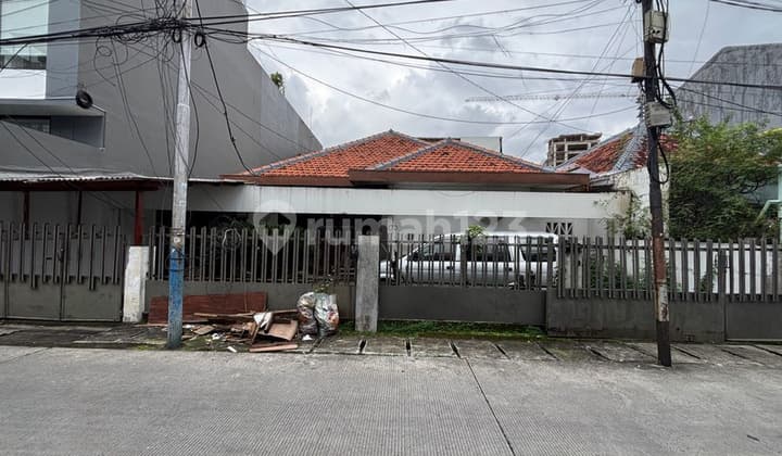 Large House for Sale, Strategic Location, Flood-Free