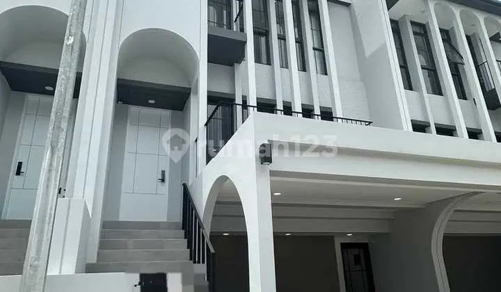 Rent Cluster Aether Greenwich BSD L7 House