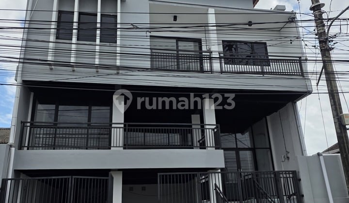 3-Storey Building at Mount Tangkuban Perahu Location, Denpasar