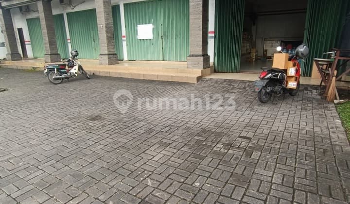 Shop House located on Jalan Raya Abianbase, near Dalung Mengwi.
