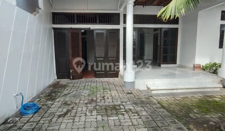 Comfortable Minimalist House on Jalan Sekar Tunjung, Kesiman, East Denpasar