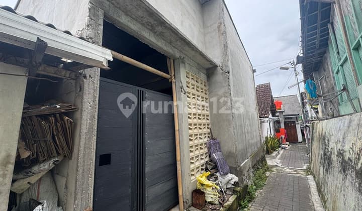 Tanah Bonus Bangunan Lokasi Strategis di Jl Hos Cokroaminoto Yogyakarta