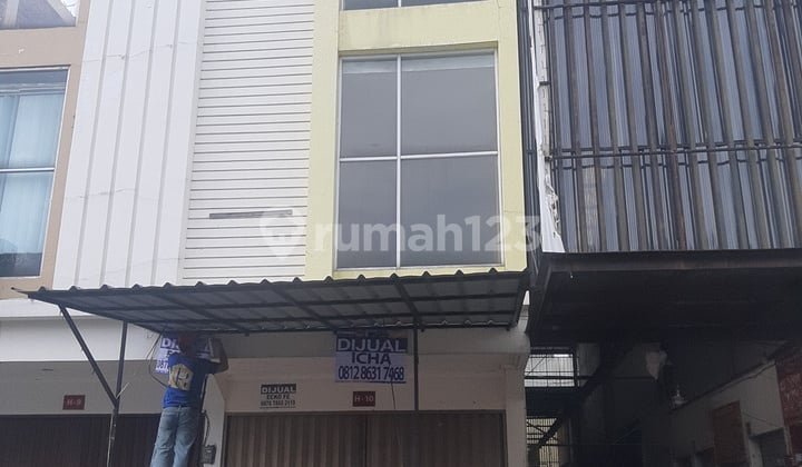 Bisa KPR, Ruko, 2 Lantai, HGB, Dekat Akses Bus Kota, Bebas Banjir