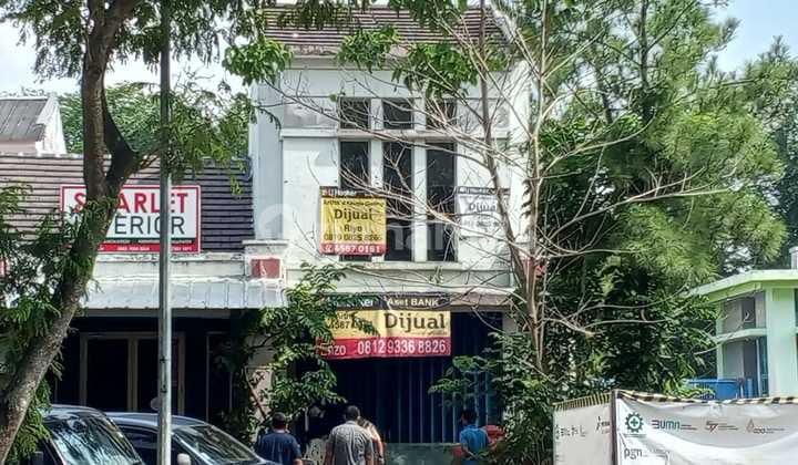 Dekat Akses Tol, Ruko, 2 Lantai, HGB, Dekat Pusat Perbelanjaan, Siap Huni
