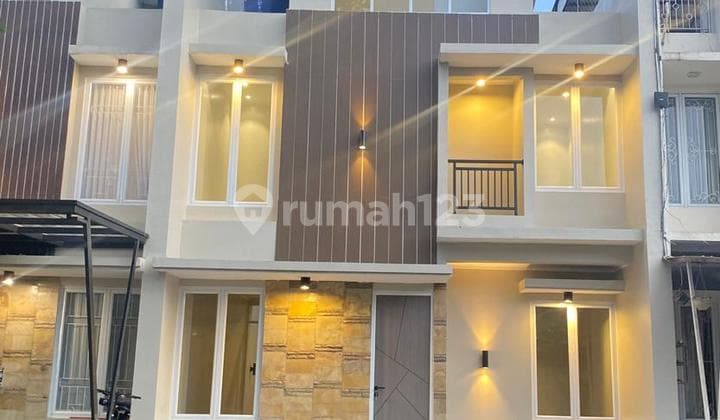 Jual Rumah Mewah di Accola Park Serpong, Lokasi Strategis