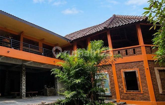 Rumah Mewah Serpong dengan Kolam Berenang