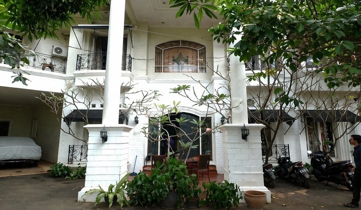 Rumah di Komplek Dpr Ciputat