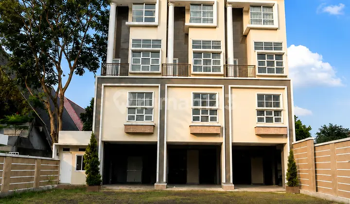 Strategic Shop House in South Jakarta