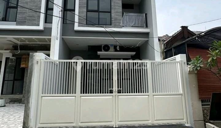 Rumah Dijual Medokan Asri Utara 2 Lantai LT 70 LB 115 1,5M Akses Mudah Dekat Merr Its