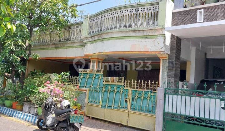 Dijual Rumah 2 Lantai Medayu Selatan 1,75M LT 135 LB 240 Hunian Keluarga Mapan Koridor Upn Merr Ron.a2791