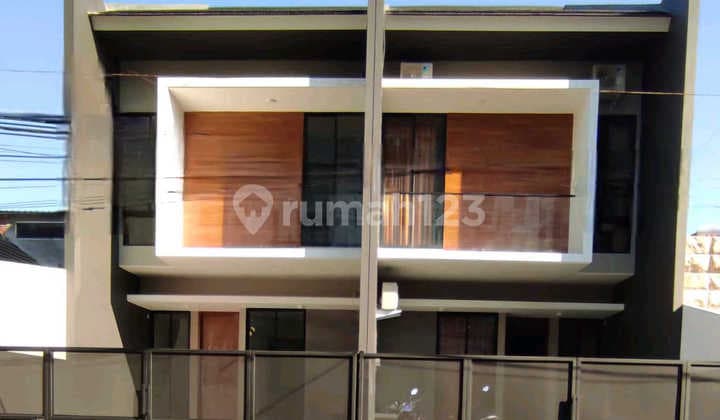New House for Sale 2 Floors in South Sutorejo Mulyorejo 1.6M Land Area 78.75 Building Area 130 4+1 Bedrooms SHM Modern Pre-sale House Rev.a335
