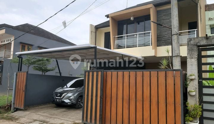 Rumah Villa di Pusat Area Wisata