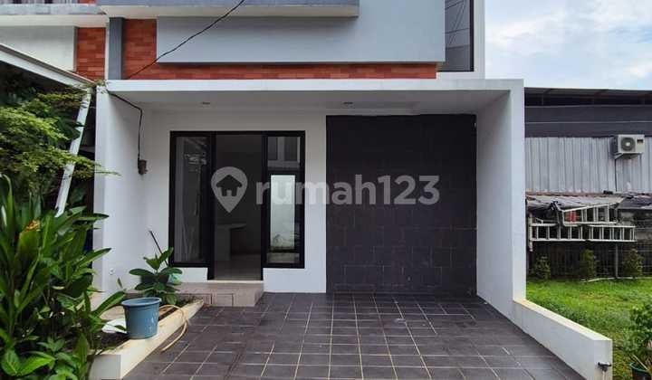 Rumah 2 Lantai Strategis Bebas Banjir Dekat Tol Parigi