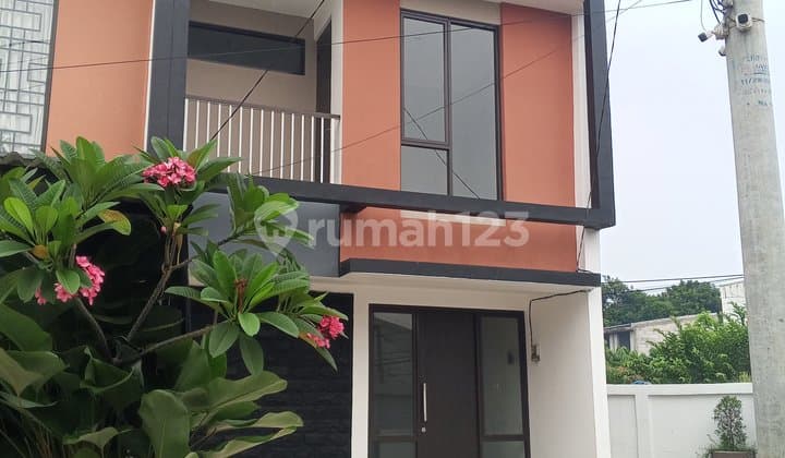 Rumah 2 Lantai Backyard Luas Dekat Bintaro Sektor 9 dan Akses KRL
