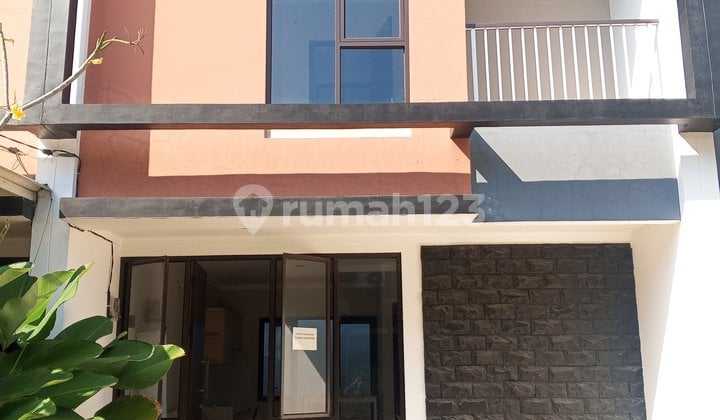 Rumah 2 Lantai Dekat Bintaro Sektor 9 dan Stasiun Sudimara