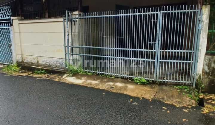 Rumah 2 Lantai Lokasi Strategis di Duri Kepa Jakarta Barat