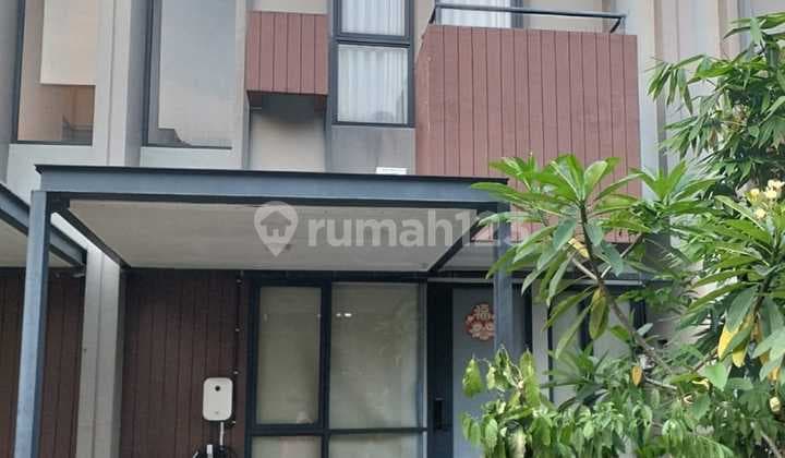 Full Furnished, Rumah, 2 Lantai, Dekat Akses KRL, Bebas Banjir