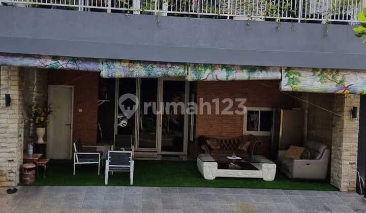 Bebas Banjir, Rumah, 2 Lantai, SHM, Dekat Tempat Ibadah, Siap Huni
