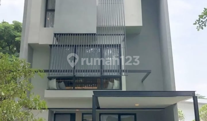 Rumah Tabebuya BSD, 3 Lantai, Siap Huni