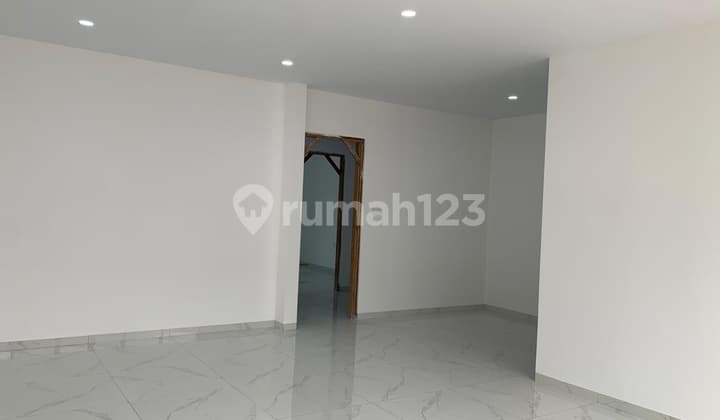 Rumah Semi Furnished Nego