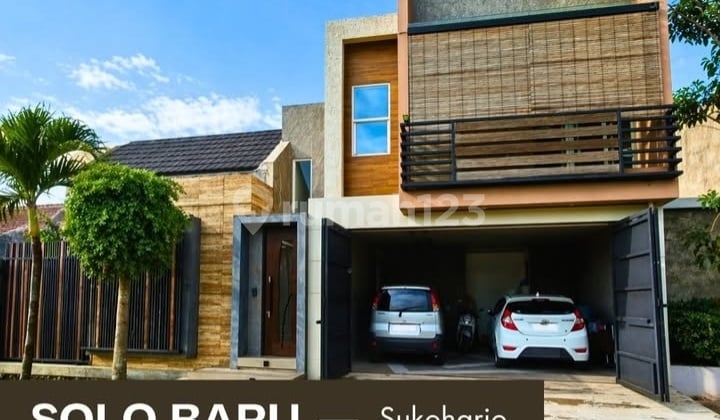 Dijual Rumah Mewah Hook Full Furnished di Ring Solo Sukoharjo
