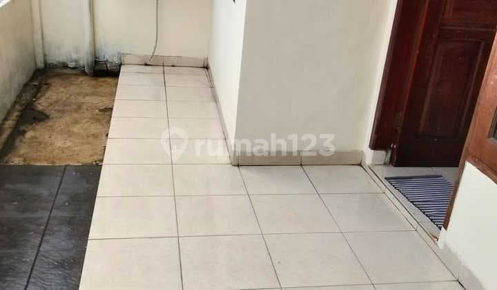 Rumah Disewakan Strategis Tanjung Duren - Dekat Mall & Kampus Ternama