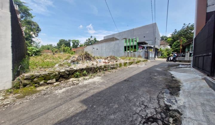 Premium Land in Jogja, Suitable for Boarding House, 700 Meters from UII Campus, Ready to Build