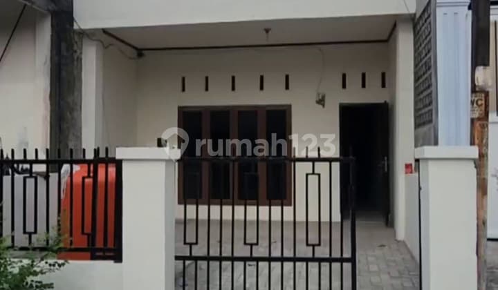 Rumah Lokasi Strategis di Kawasan Bisnis dan Perkantoran di Medan