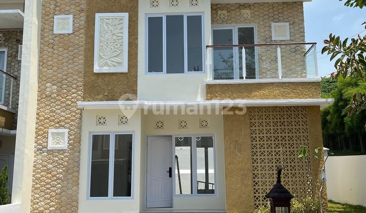 Rumah 2 Lantai dengan Konsep Bali di Ngaliyan