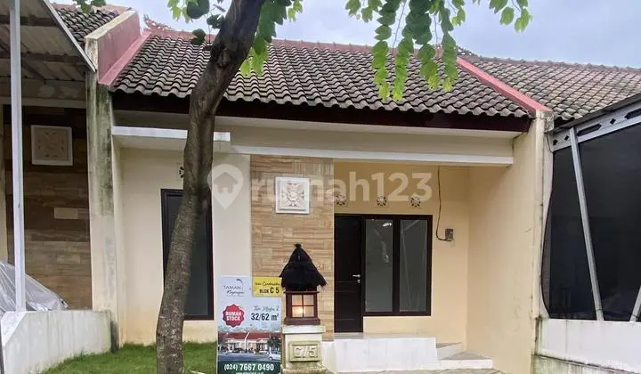 Rumah Minimalis Berkonsep Bali di Mijen