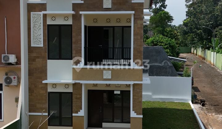Rumah 2 Lantai Dengannuansa Bali Dikota Semarang