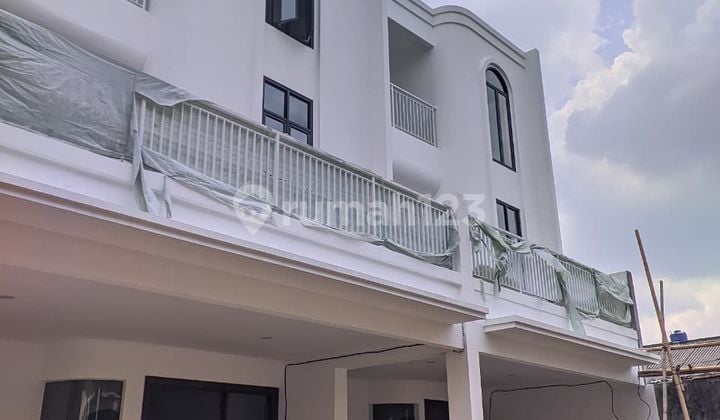 Rumah Modern Maya Persada Jakarta - DP bisa Dicicil 12X + Bonus Umroh!